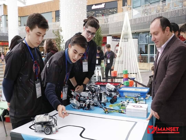 BALIKESİR’İN İLK ROBOTİK TURNUVASINDA FARKLI İLLERDEN YÜZLERCE ÖĞRENCİ YARIŞTI