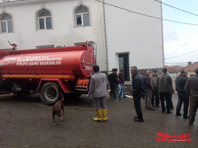 GÖMEÇ'TE CAMİYE YILDIRIM DÜŞTÜ