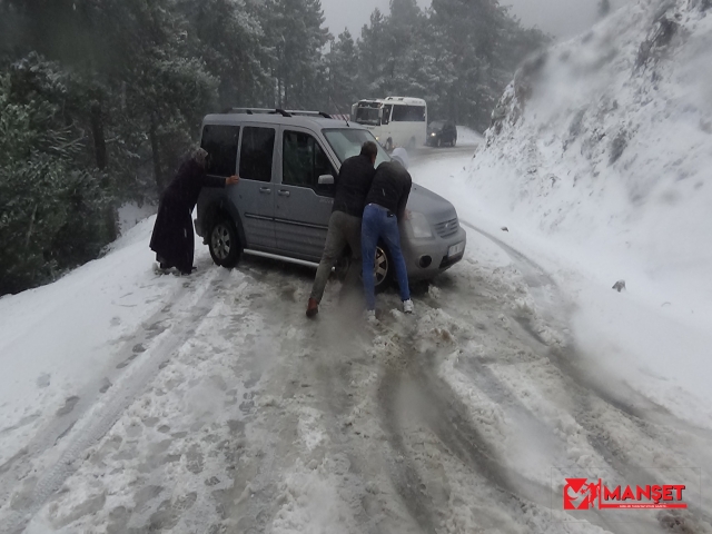 Kuzey Ege sabaha kar ile uyandı