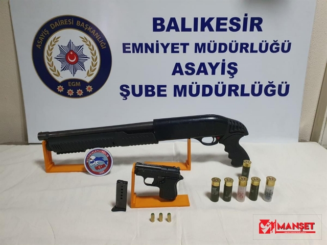 Balıkesir'de polis 5 silah ele geçirdi