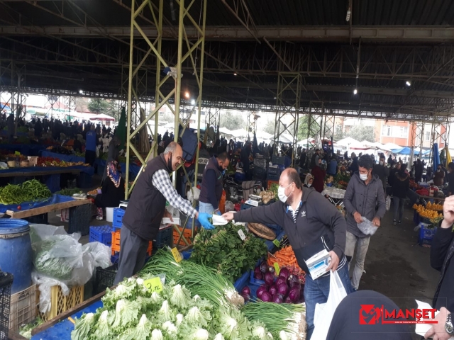 Edremit’te AK Parti maske dağıttı