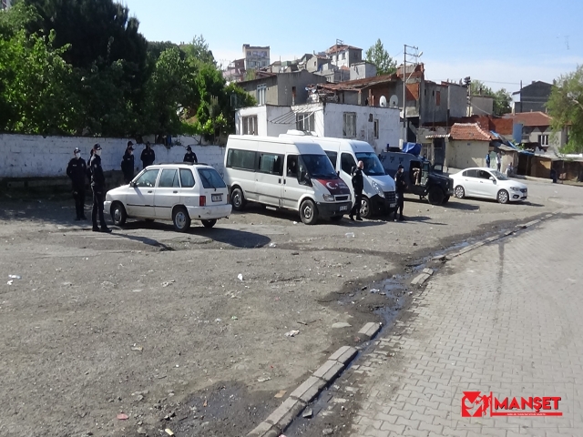 Özel harekat polislerinin katıldığı şafak operasyonunda; 8 gözaltı