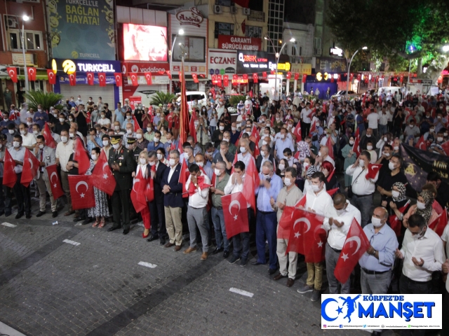 Turizm merkezlerinde de 15 Temmuz Demokrasi Nöbeti yoğun katılımla tutuldu