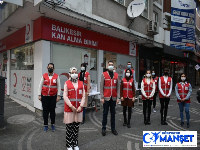 Kızılay'ın gençleri pandemide kan vermeye dikkat çekti