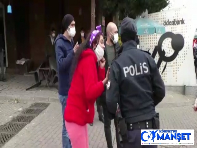 Maskesiz kadın önce polise saldırdı, ardından çığlık atarak kaçmaya başladı