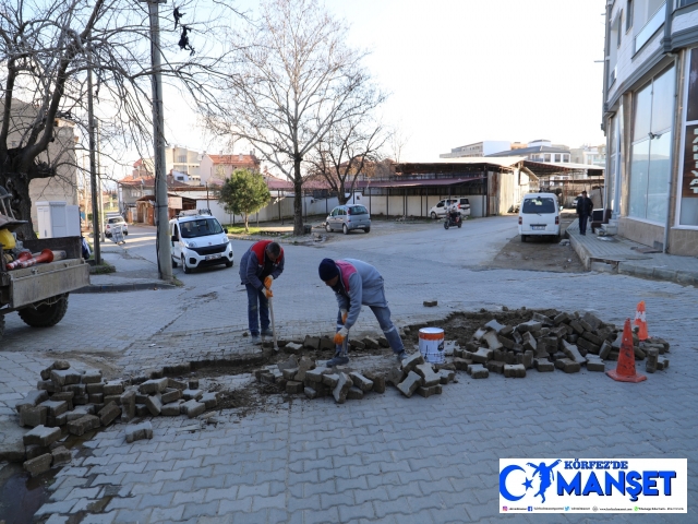 BURHANİYE’DE YOL YENİLEME ÇALIŞMALARI DEVAM EDİYOR