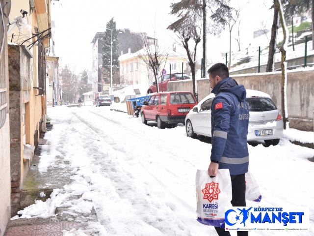 KARESİ’DE KARLA MÜCADELE ÇALIŞMALARI SÜRÜYOR