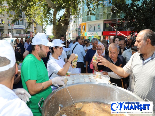 -  Edremit Belediyesi’nden 15 bin kişilik aşure ikramı