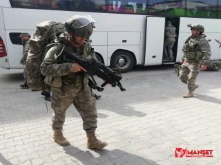 YÜZLERCE KOMANDO SINIRA GÖNDERİLMEK ÜZERE HATAY’DA