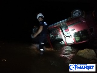 Kamyonet köprüden çaya uçtu: 1 ölü