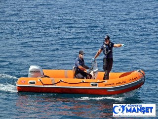 Zıpkınlı dalgıç polisi alarma geçirdi