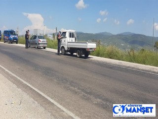 Balıkesir'de jandarma 20 aranan şahsı yakaladı