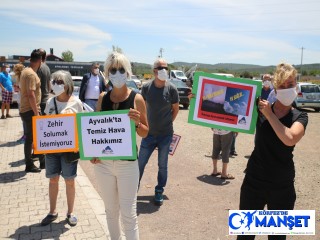 Çevreyi kirlettiği savunulan fabrikanın önünde çevreci mitingi