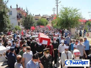 İdlib şehidi 'Kahrolsun PKK' sloganları ile son yolculuğuna uğurlandı