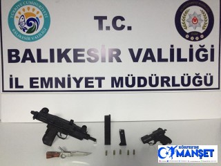 Balıkesir polisinden silah ve aranan şahıs operasyonu