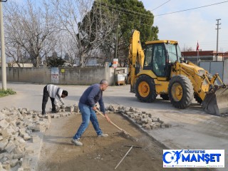 BURHANİYE’NİN KIRSAL MAHALLELERİNDE YOL ÇALIŞMALARI DEVAM EDİYOR