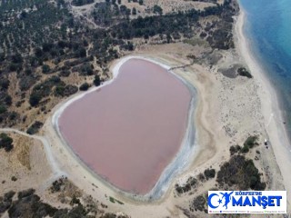 Çanakkale'de 'Kalpli Göl', pembe renge büründü